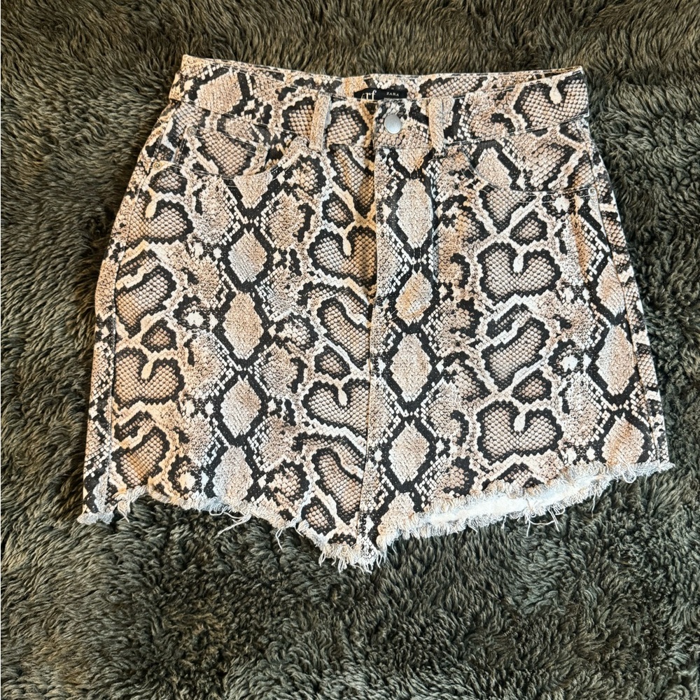 Snake pattern Jean skirt black brown tan white Zara TRF collection size M
